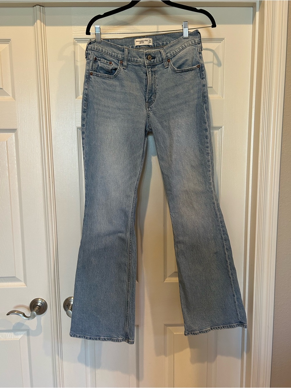 Light Wash Women's Flare Jeans - By Abercrombie and Fitch, size 28, EUC